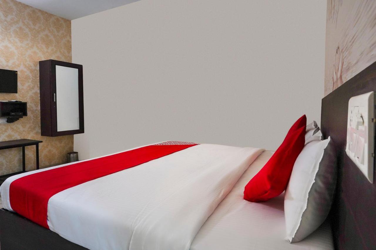 Oyo Flagship 68474 Hotel Viraj Pune Zewnętrze zdjęcie