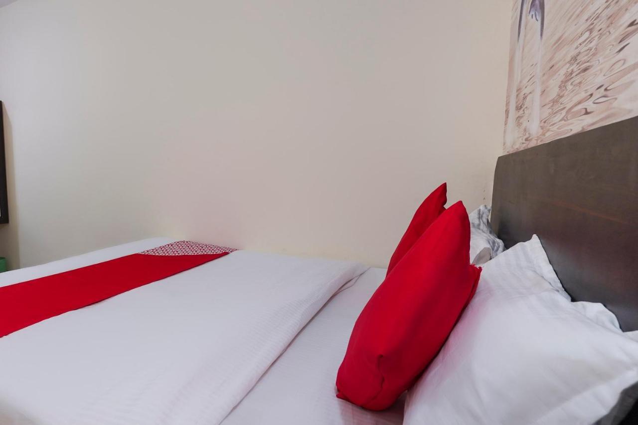 Oyo Flagship 68474 Hotel Viraj Pune Zewnętrze zdjęcie