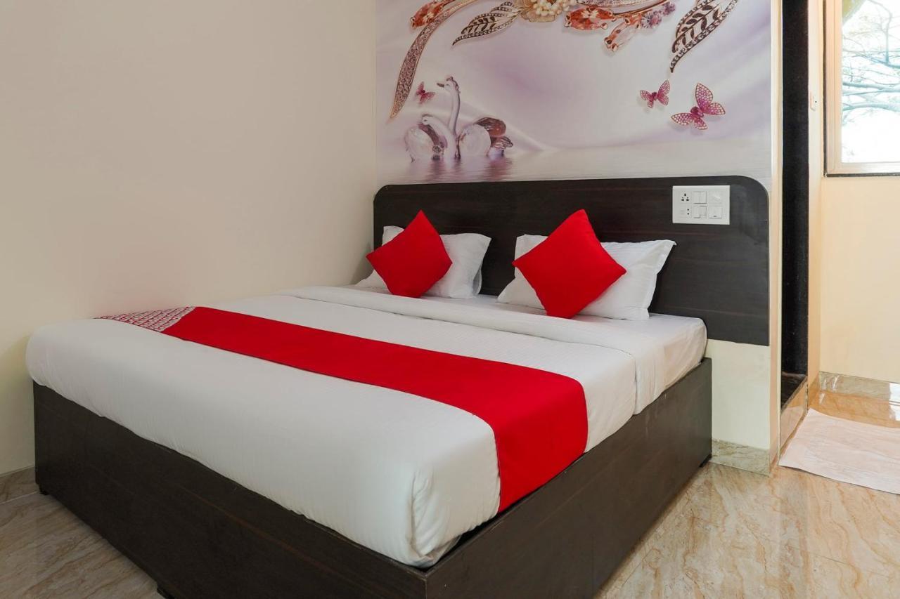 Oyo Flagship 68474 Hotel Viraj Pune Zewnętrze zdjęcie